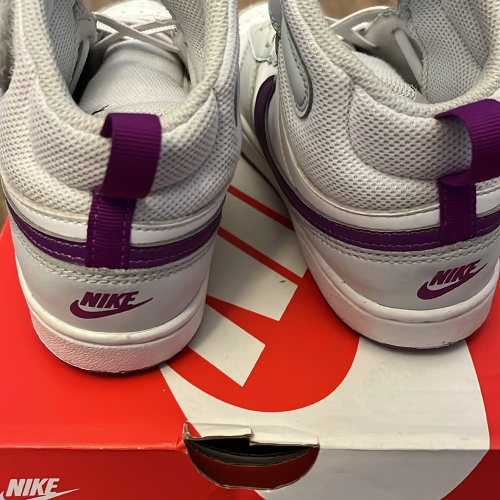 Nike White and Purple Kids' Sneakers - Picture 2 of 6